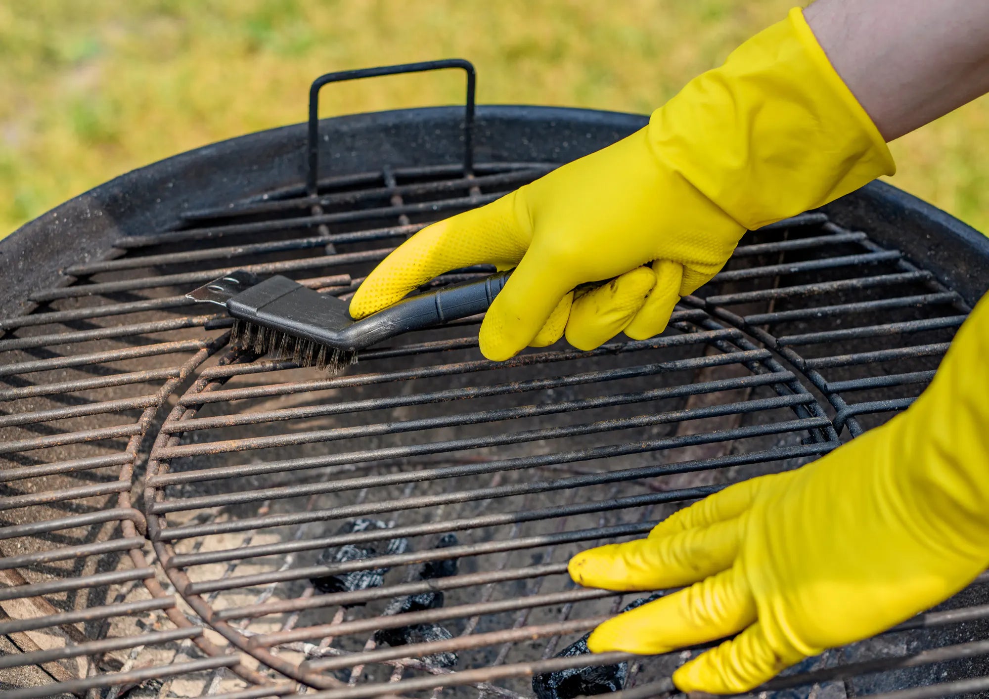 How to Clean Bbq Grates: Easy Tips for Sparkling Results