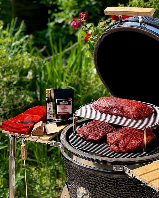 Cleaning electric smoker shop